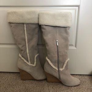 Fur boots